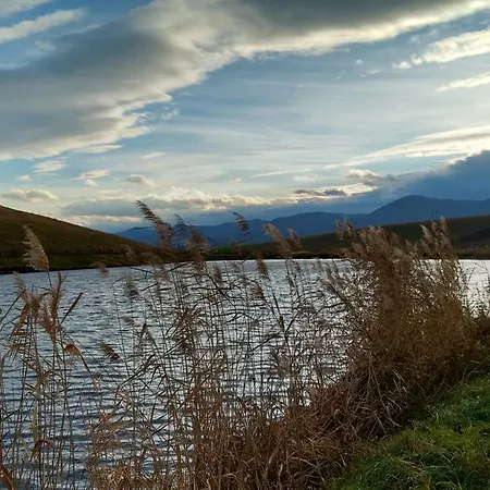 Cuibul Dintre Iazuri Pensiune
