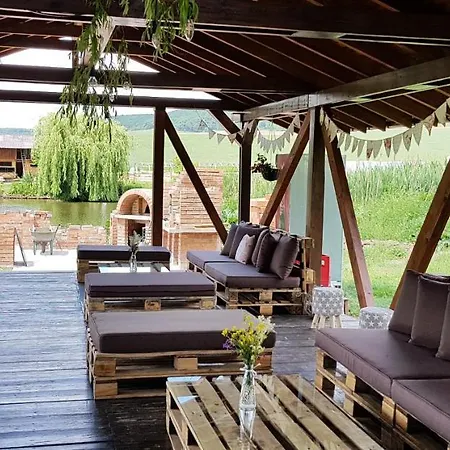 Cuibul Dintre Iazuri